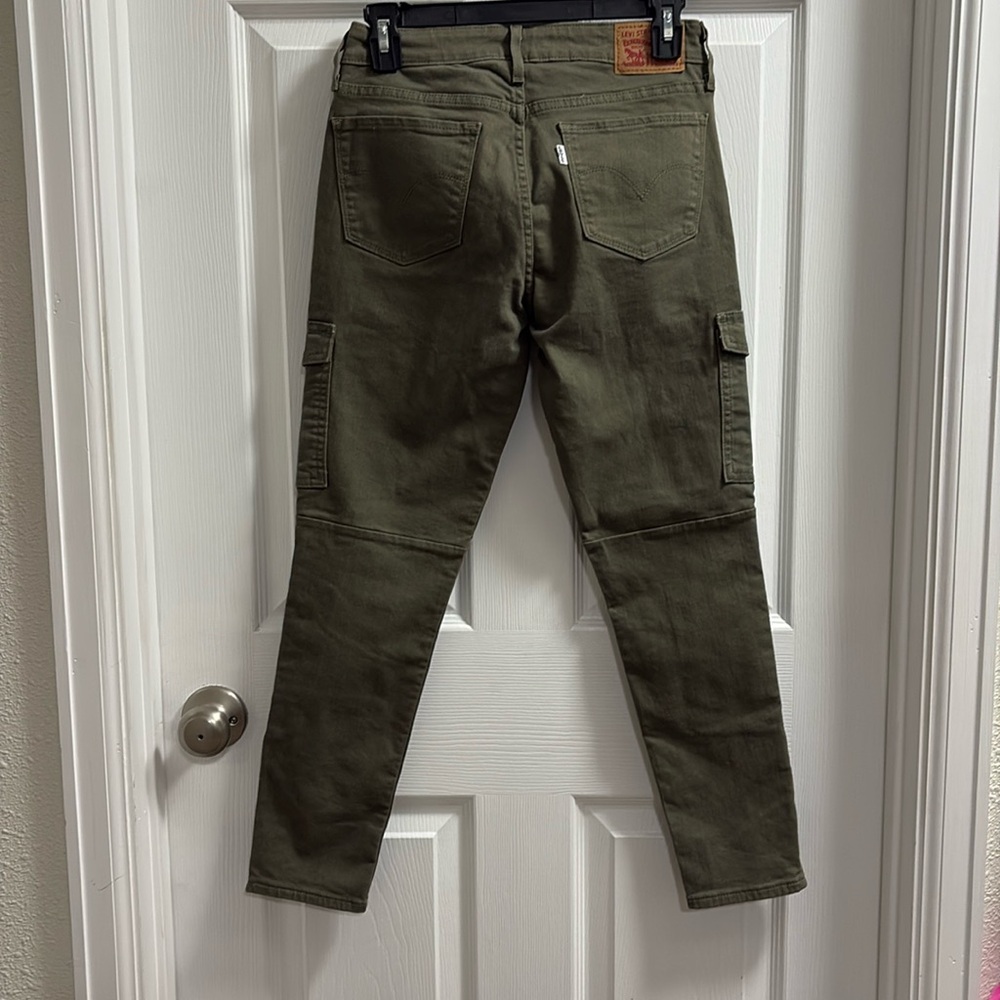 Levi cargo jeans, size 26, never worn, army green